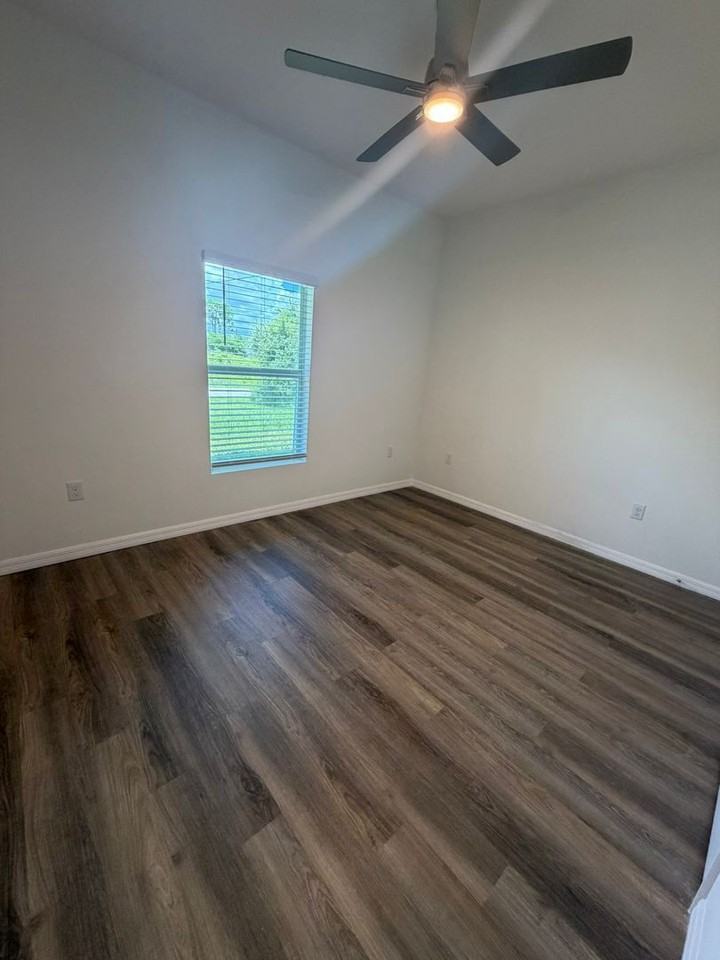 17223 Berwin Ave - Photo 6 of 21