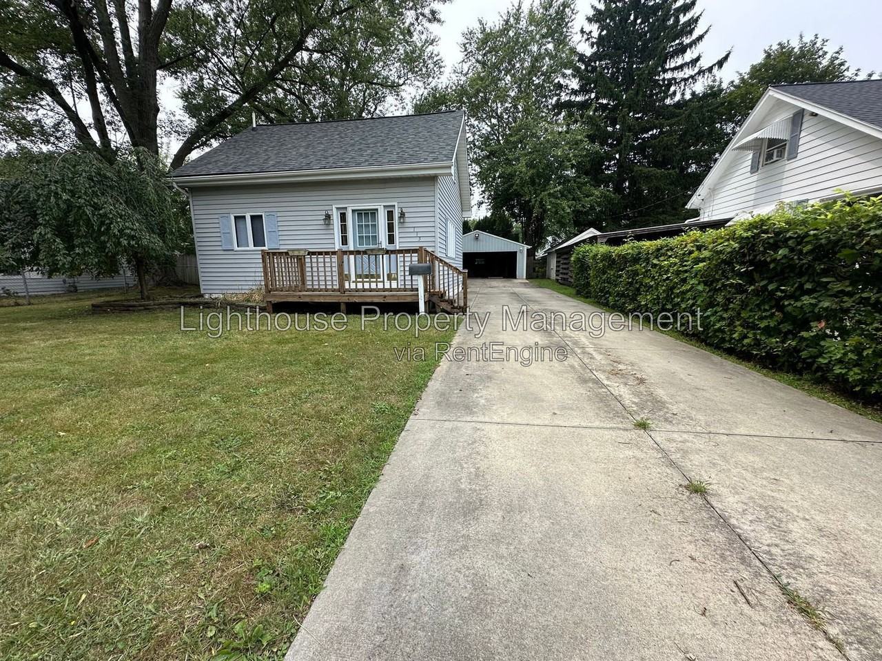 115 30th St N - Photo 2 of 15