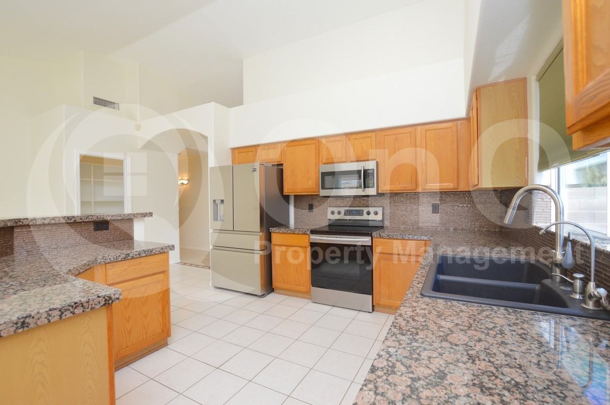 3161 W Genoa Way - Photo 3 of 30