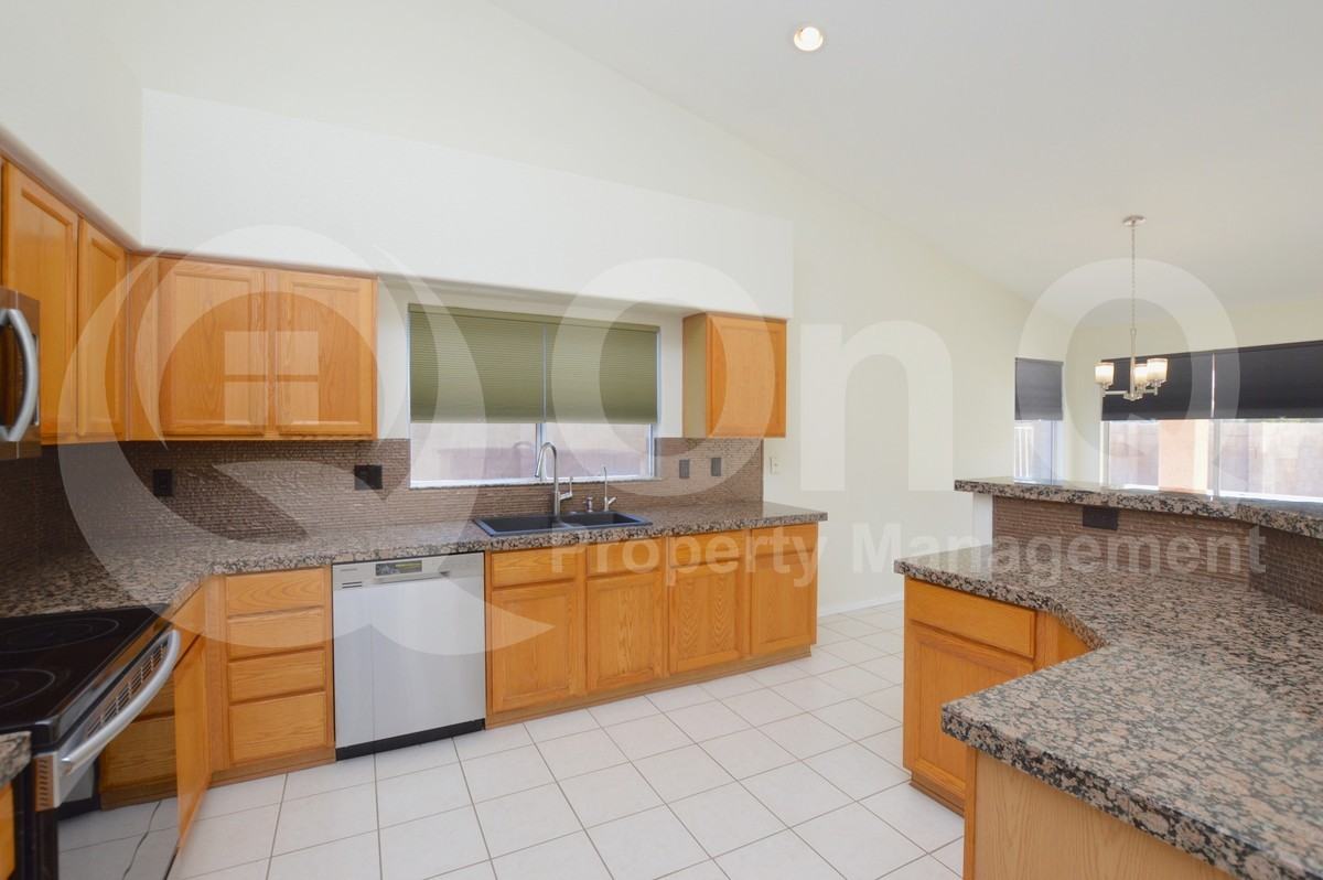 3161 W Genoa Way - Photo 4 of 30