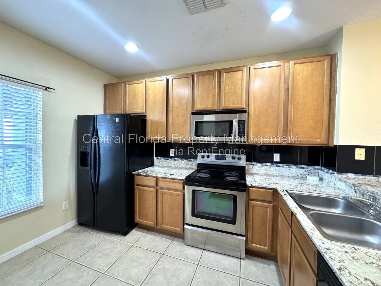 10832 Savannah Wood Dr #1 - Photo 4 of 19