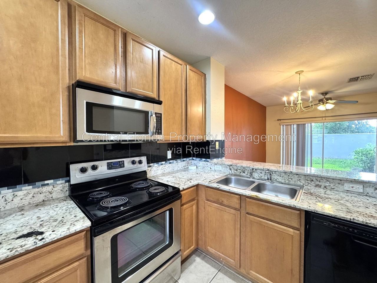 10832 Savannah Wood Dr #1 - Photo 5 of 19