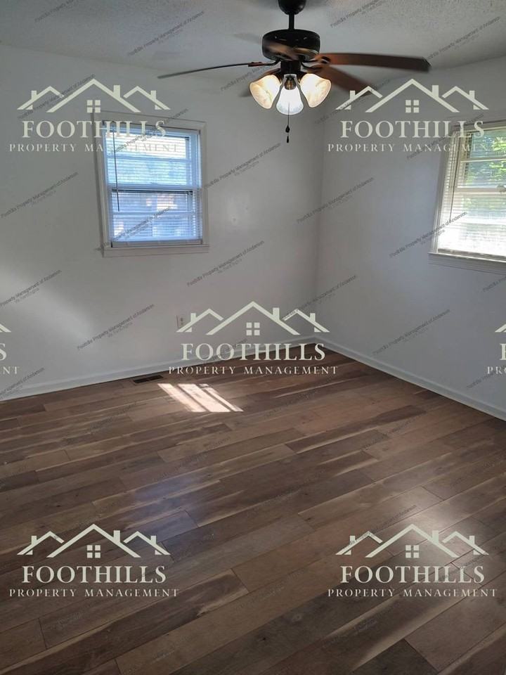 506 Auburn Ave - Photo 2 of 18