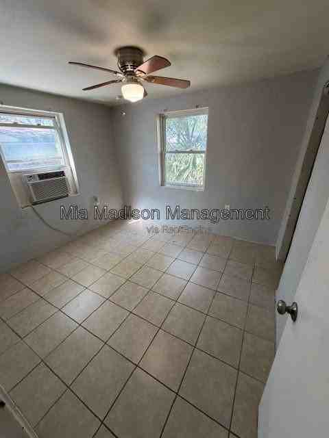 1017 Wexler St - Photo 7 of 8