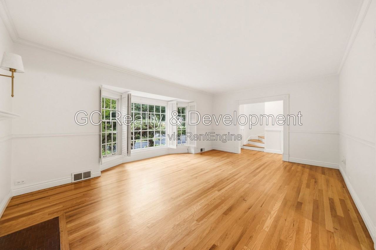 313 Ridge Rd - Photo 4 of 27