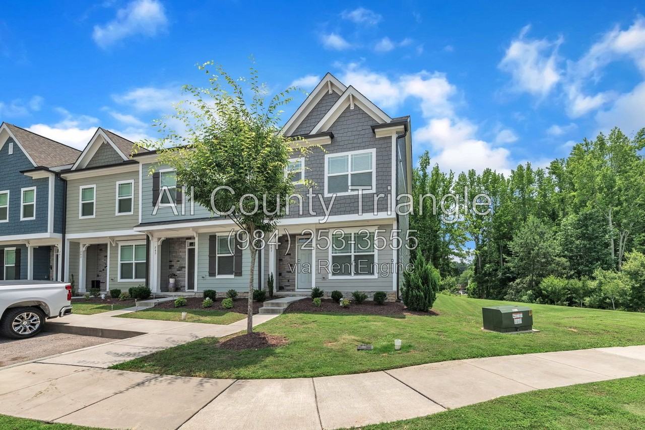 267 Old Grove Ln - Photo 3 of 41