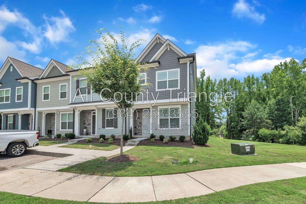 267 Old Grove Ln - Photo 4 of 41
