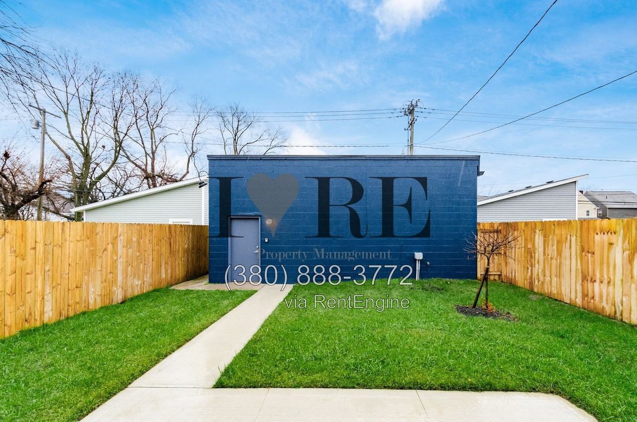 976 Ellsworth Ave - Photo 6 of 27