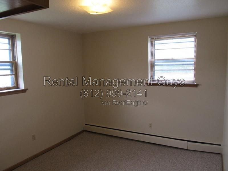 496 Front Ave #3 - Photo 4 of 8