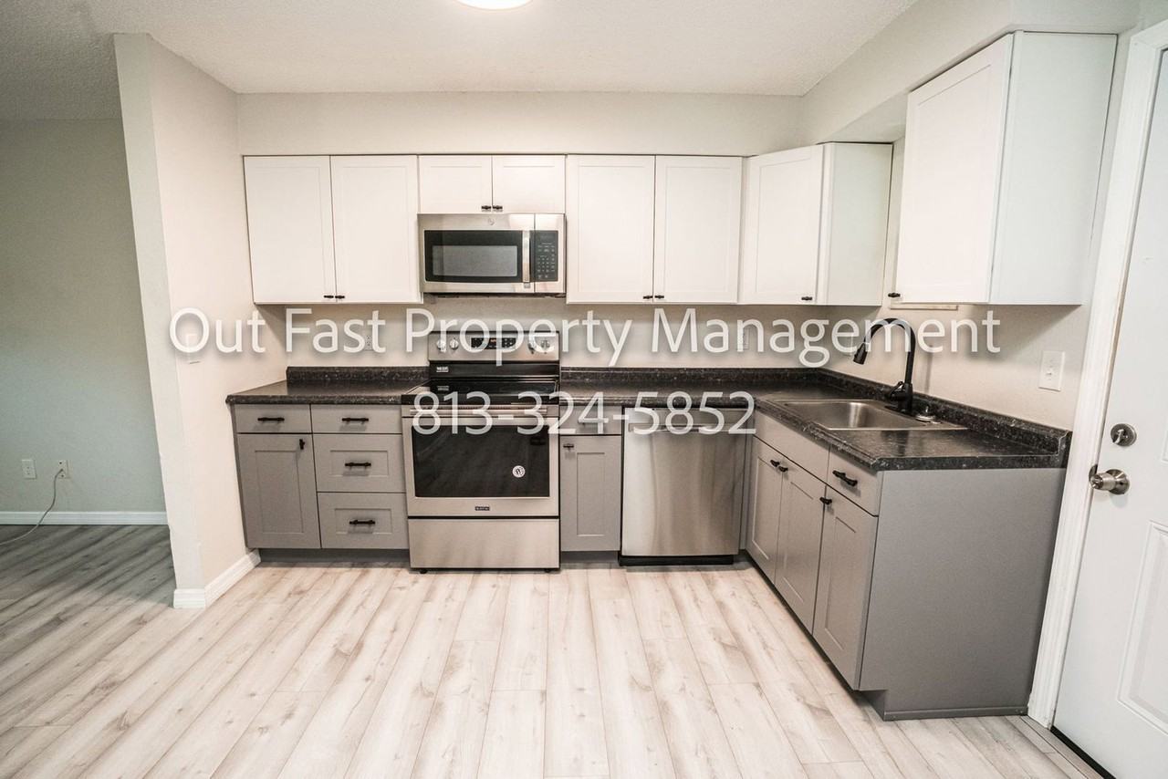 430 3rd Ave - Photo 6 of 39