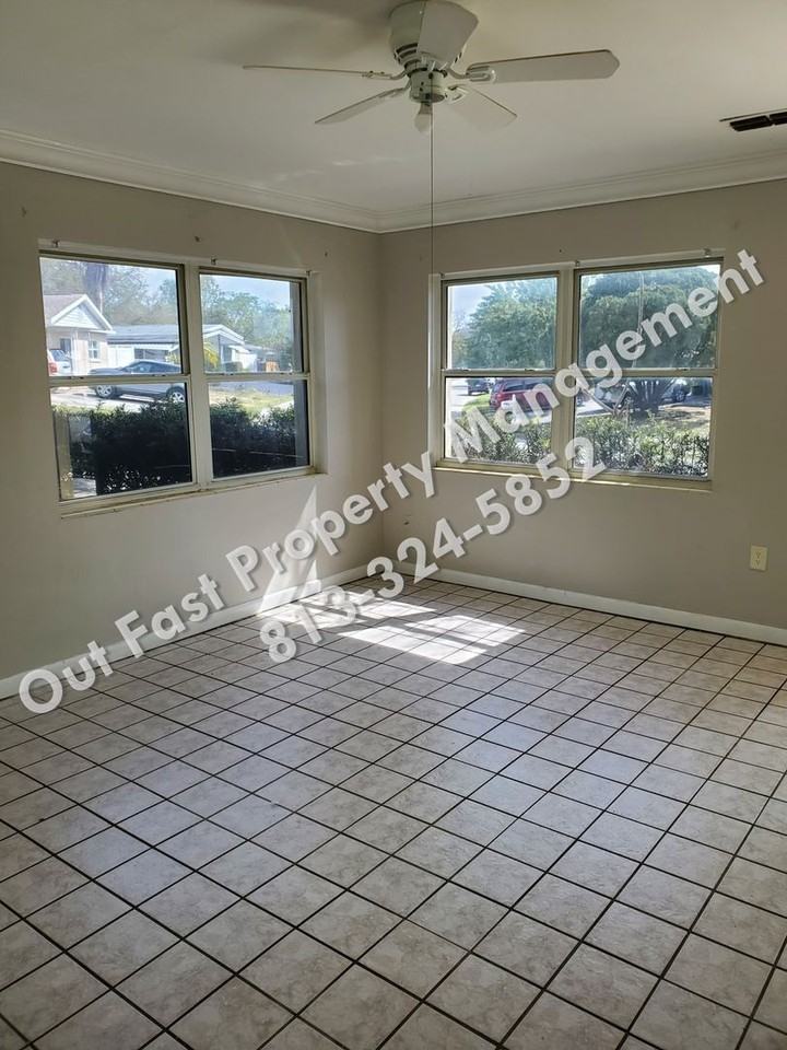 4811 Drift Tide Dr - Photo 3 of 11