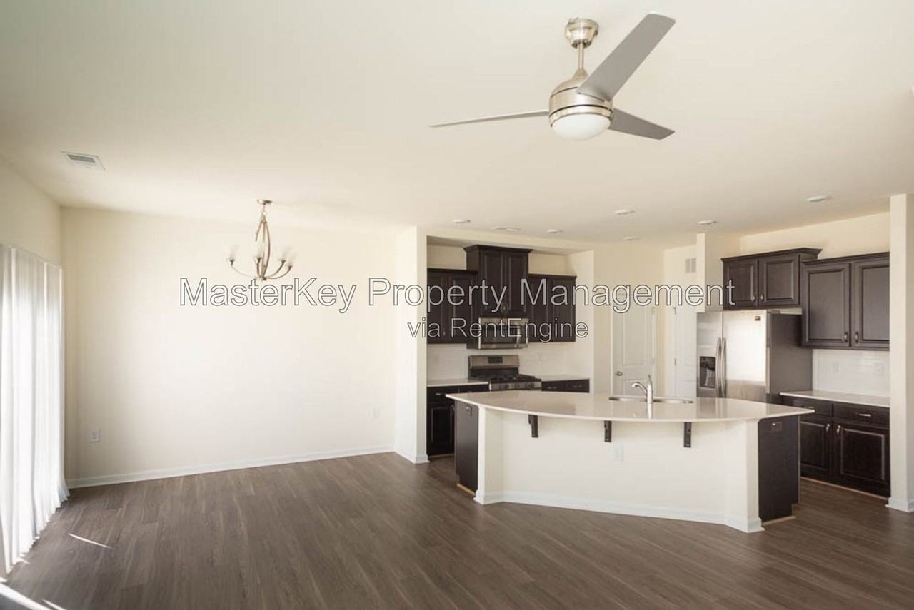 1413 Trilogy Blvd - Photo 4 of 21