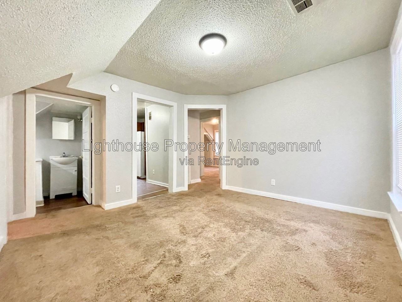1167 Pine St - Photo 3 of 11