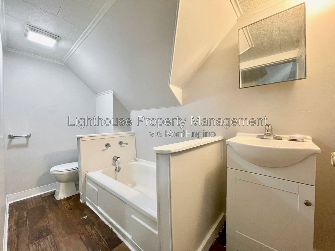 1167 Pine St - Photo 4 of 11