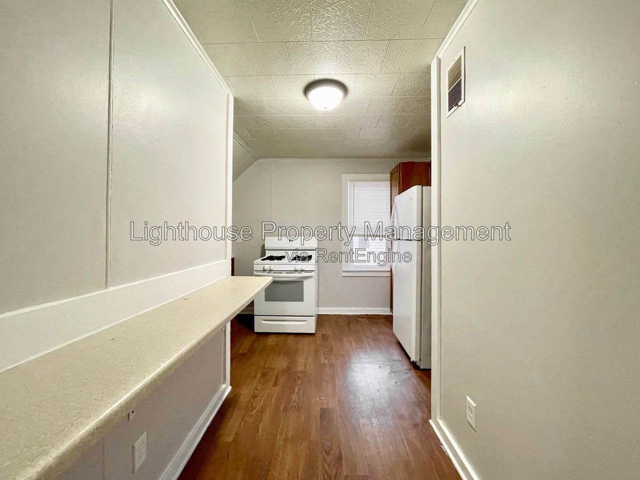 1167 Pine St - Photo 5 of 11