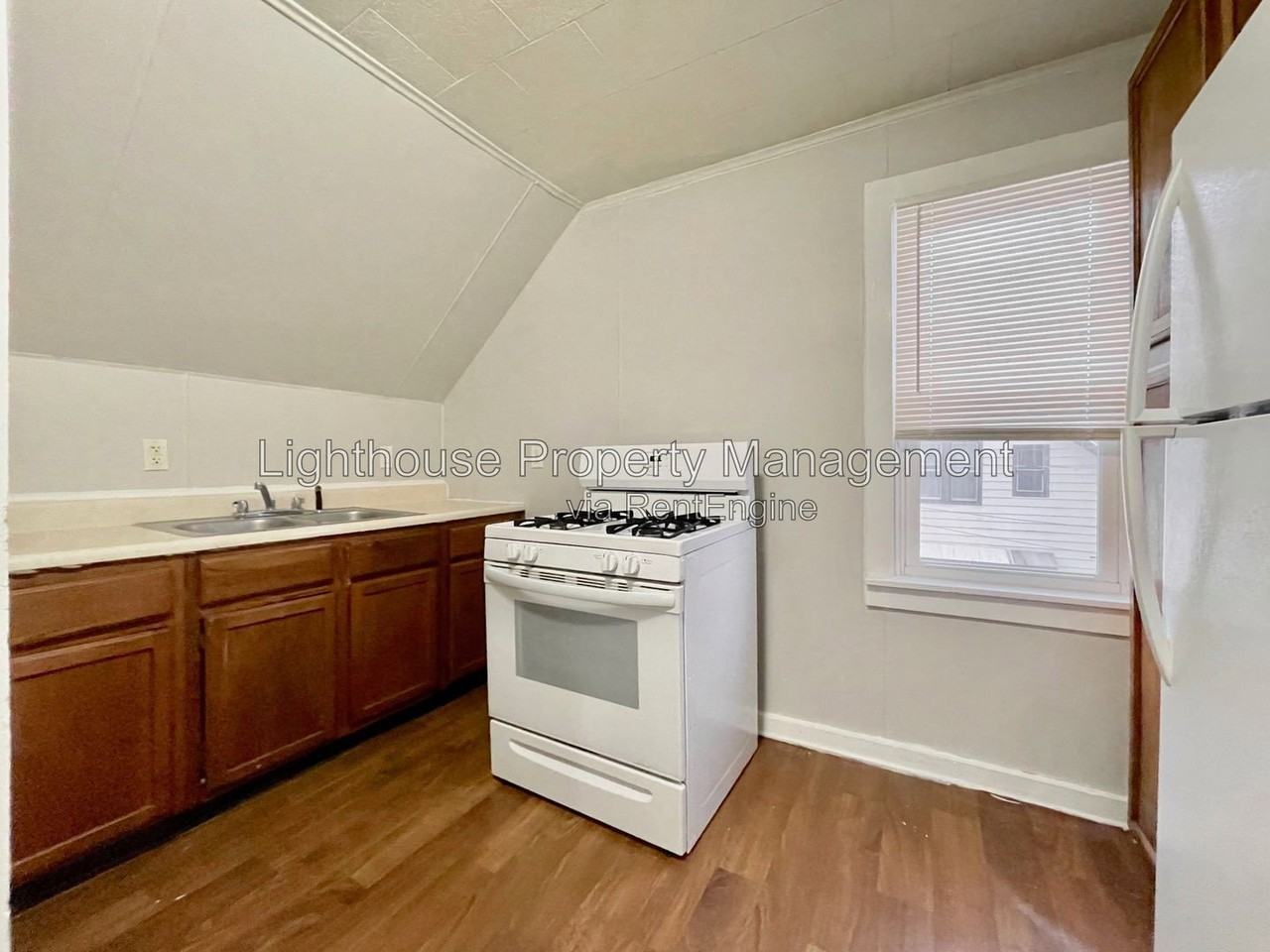 1167 Pine St - Photo 6 of 11