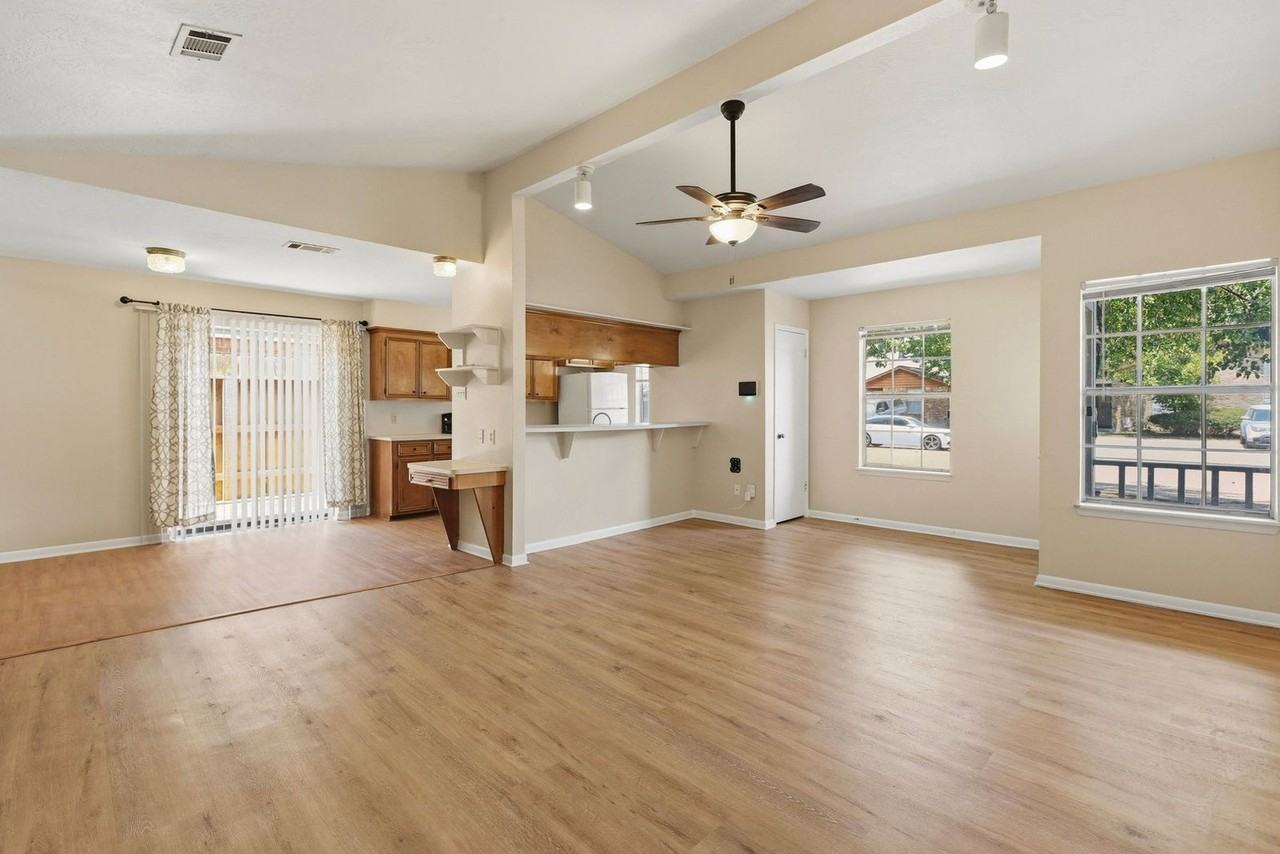 1712 Hazelwood St - Photo 7 of 25