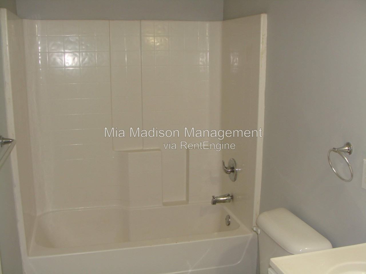 319 W 31st St - Photo 6 of 24