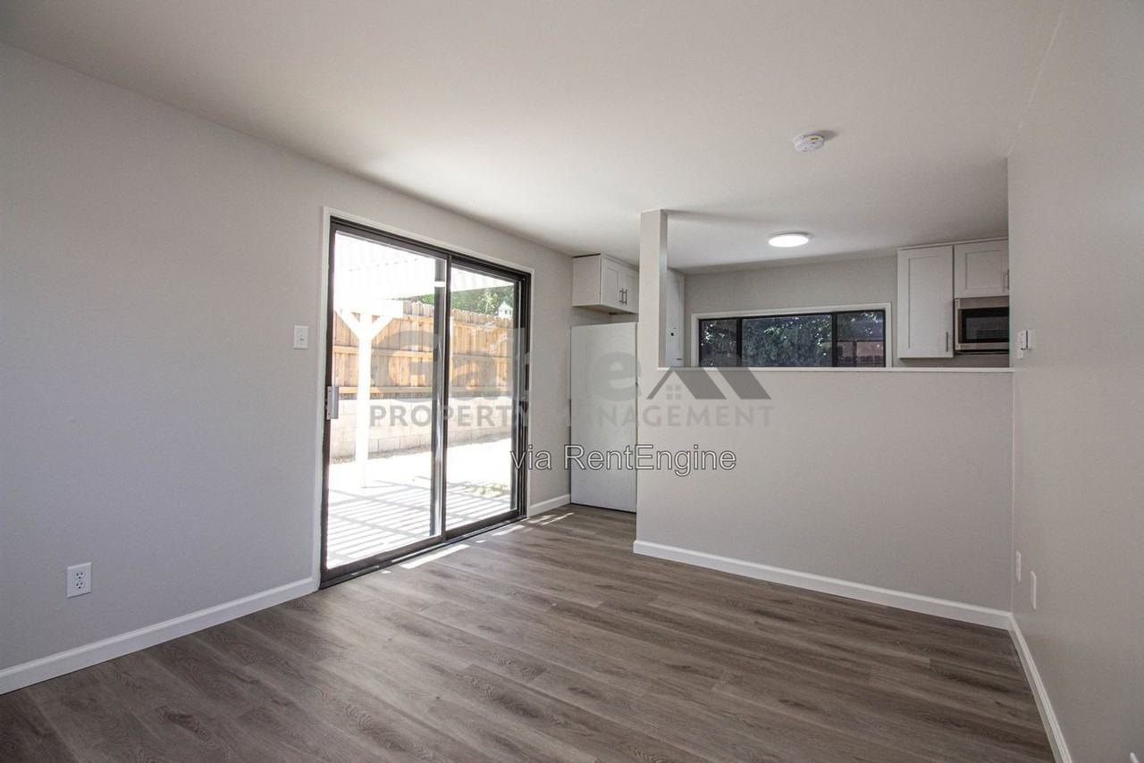 23418 1/2 8th St - Photo 7 of 27