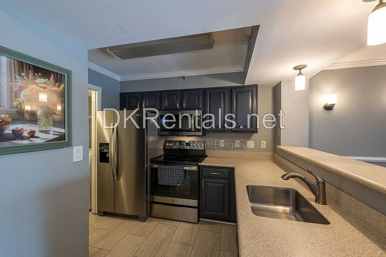 795 Hammond Dr Ne #307 - Photo 4 of 47