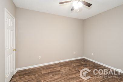 987 Collier Rd Nw #H - Photo 2 of 15