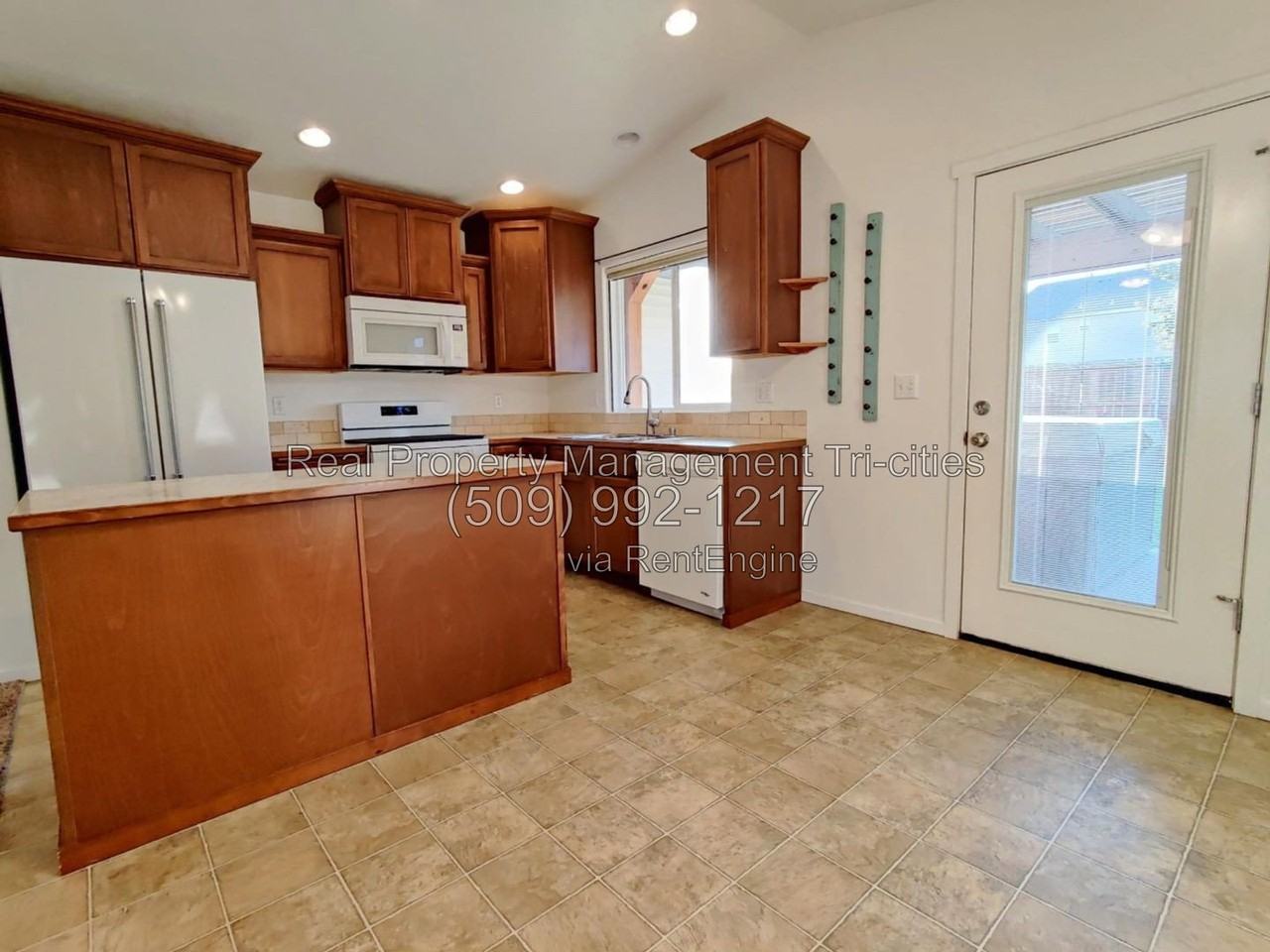5825 Sidon Ln - Photo 4 of 20
