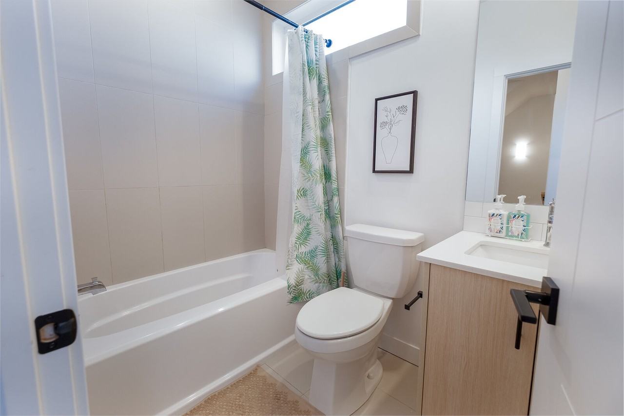 4411 37 St Sw - Photo 5 of 35