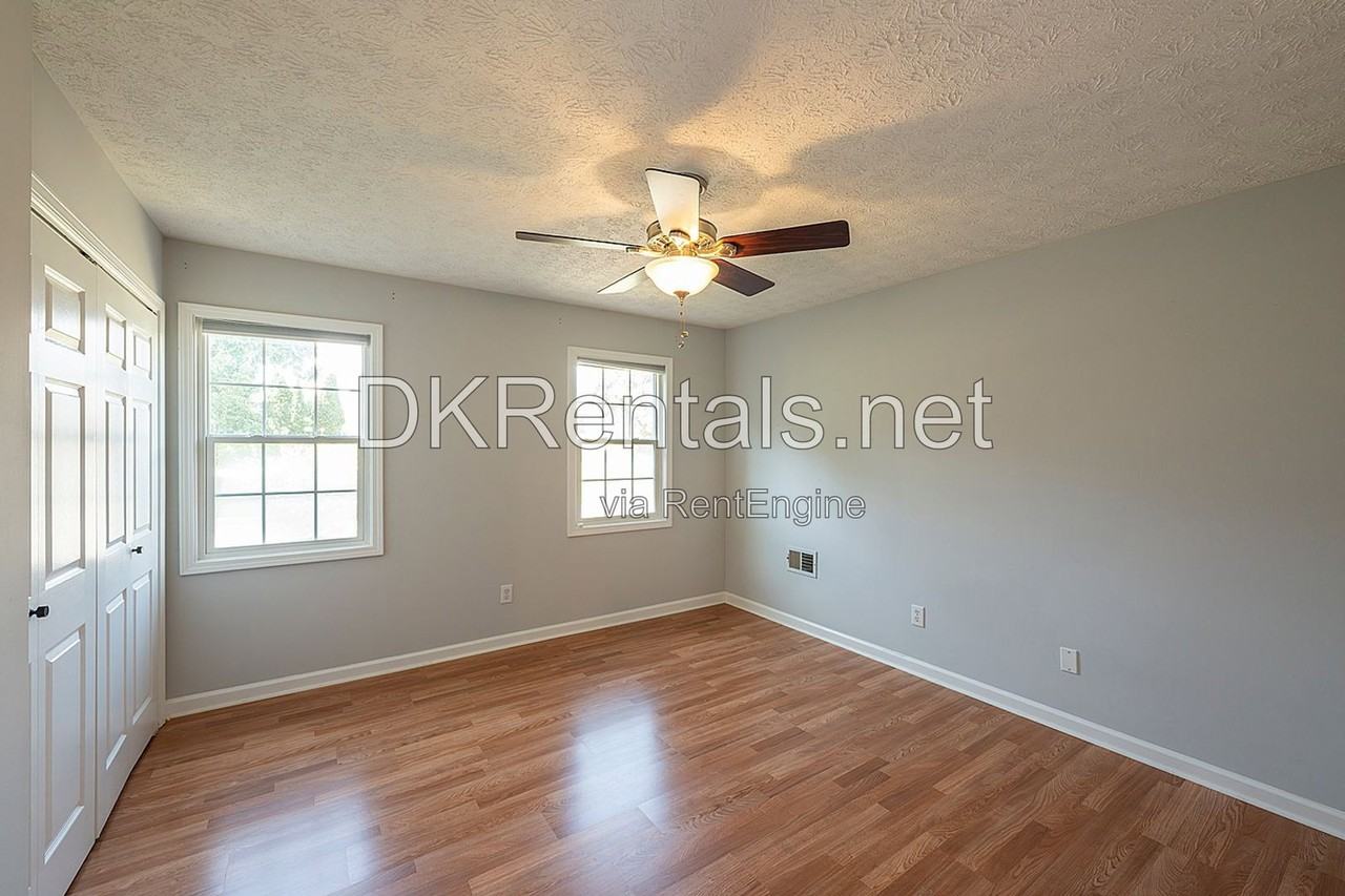 114 Eagle Glen Dr - Photo 2 of 35