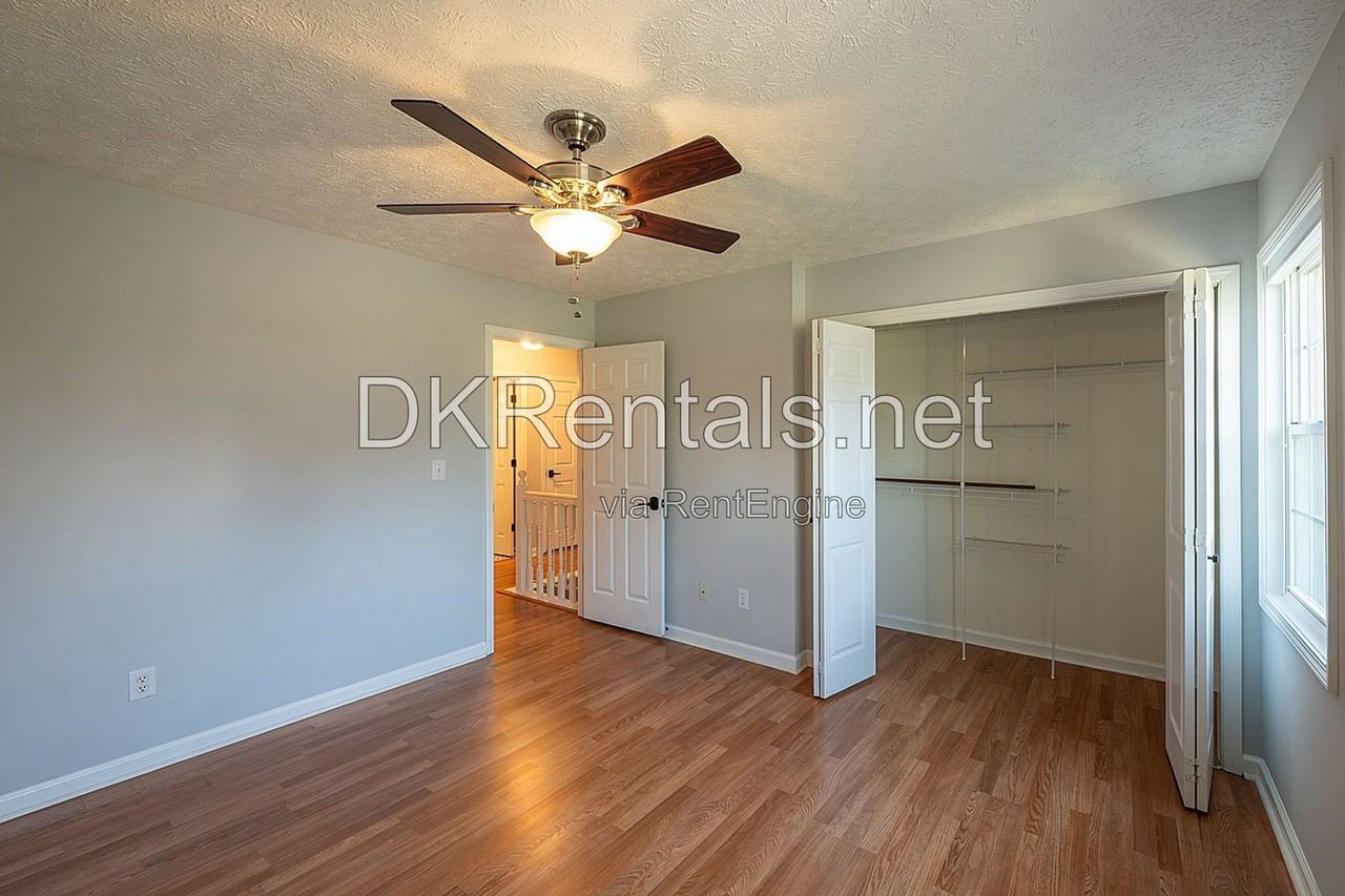 114 Eagle Glen Dr - Photo 3 of 35