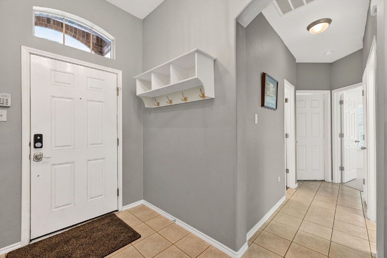 2504 Branding Iron Ln - Photo 4 of 31