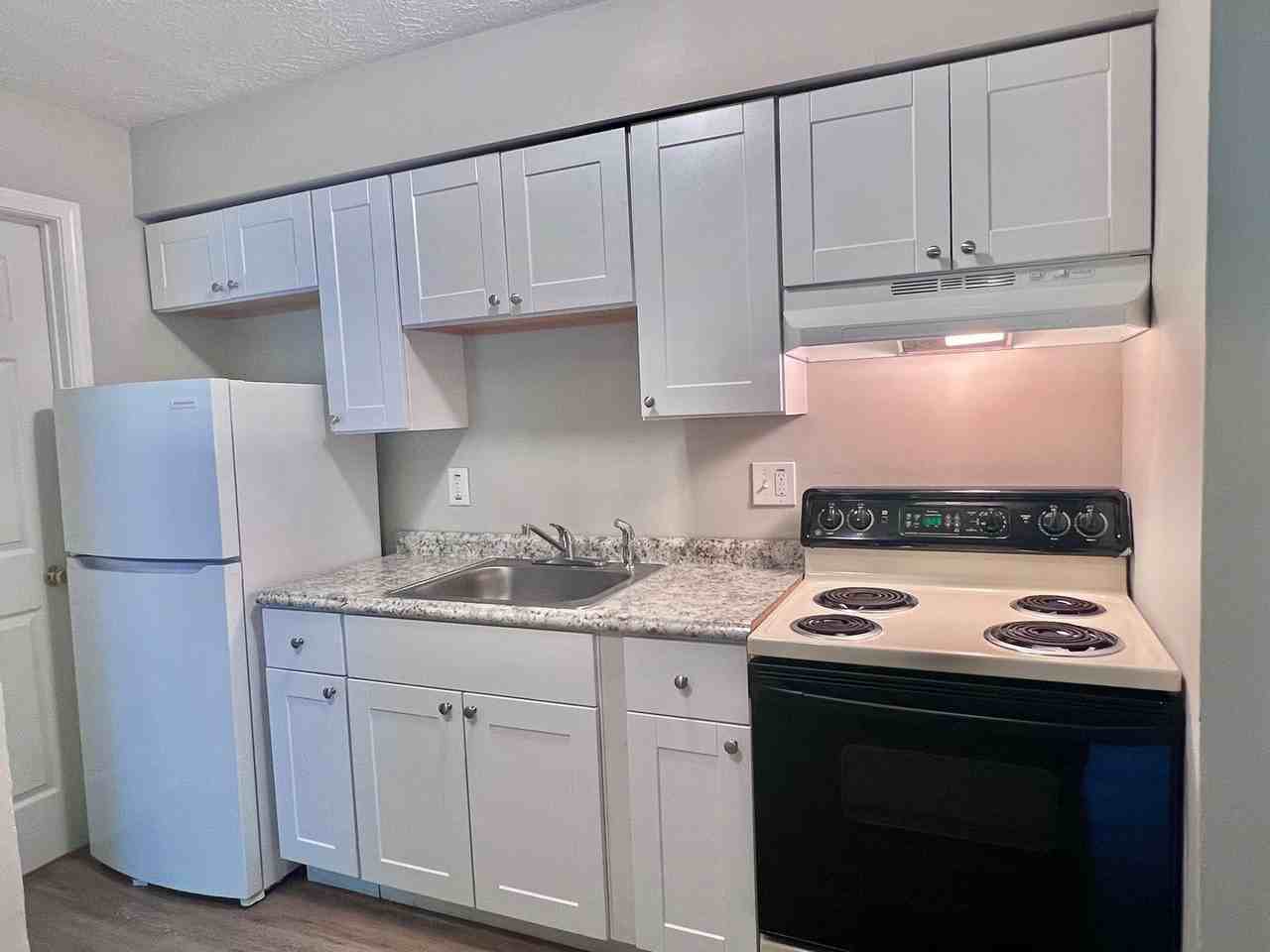 422 S Miami Ave #2 - Photo 5 of 9
