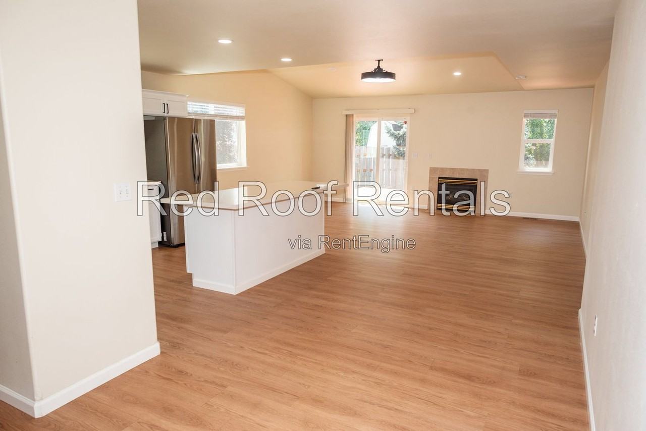 1106 187th Street Ct E - Photo 6 of 42
