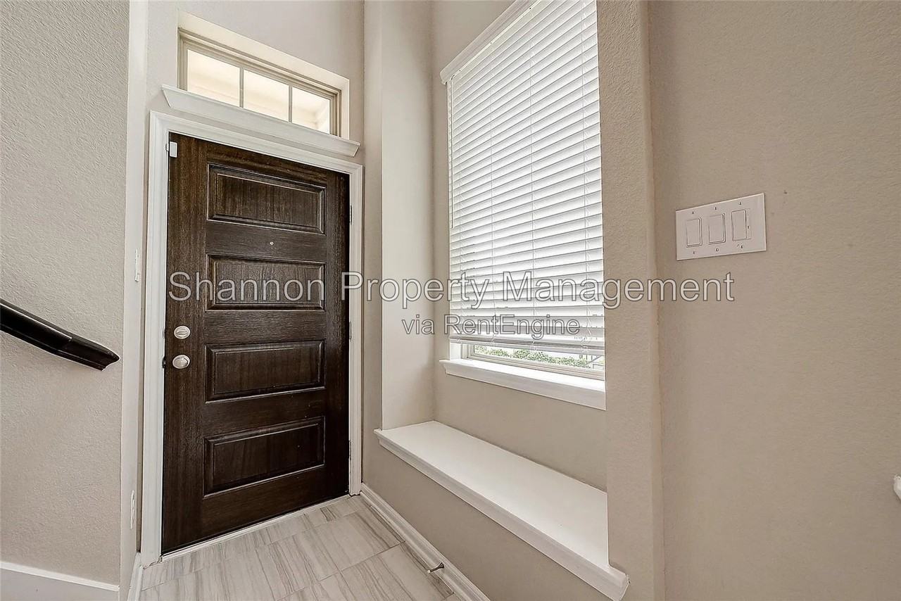 2559 Terrace Point Dr - Photo 6 of 50
