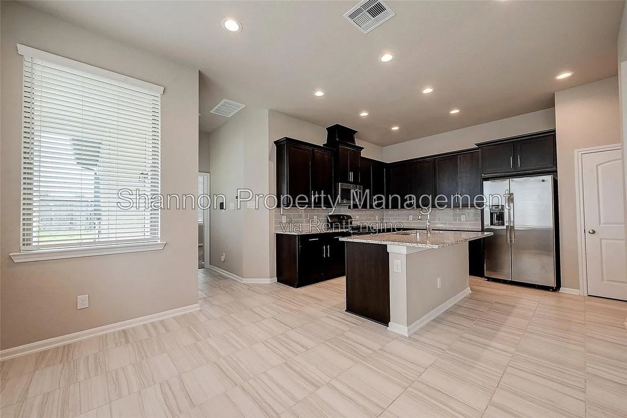 2559 Terrace Point Dr - Photo 5 of 44