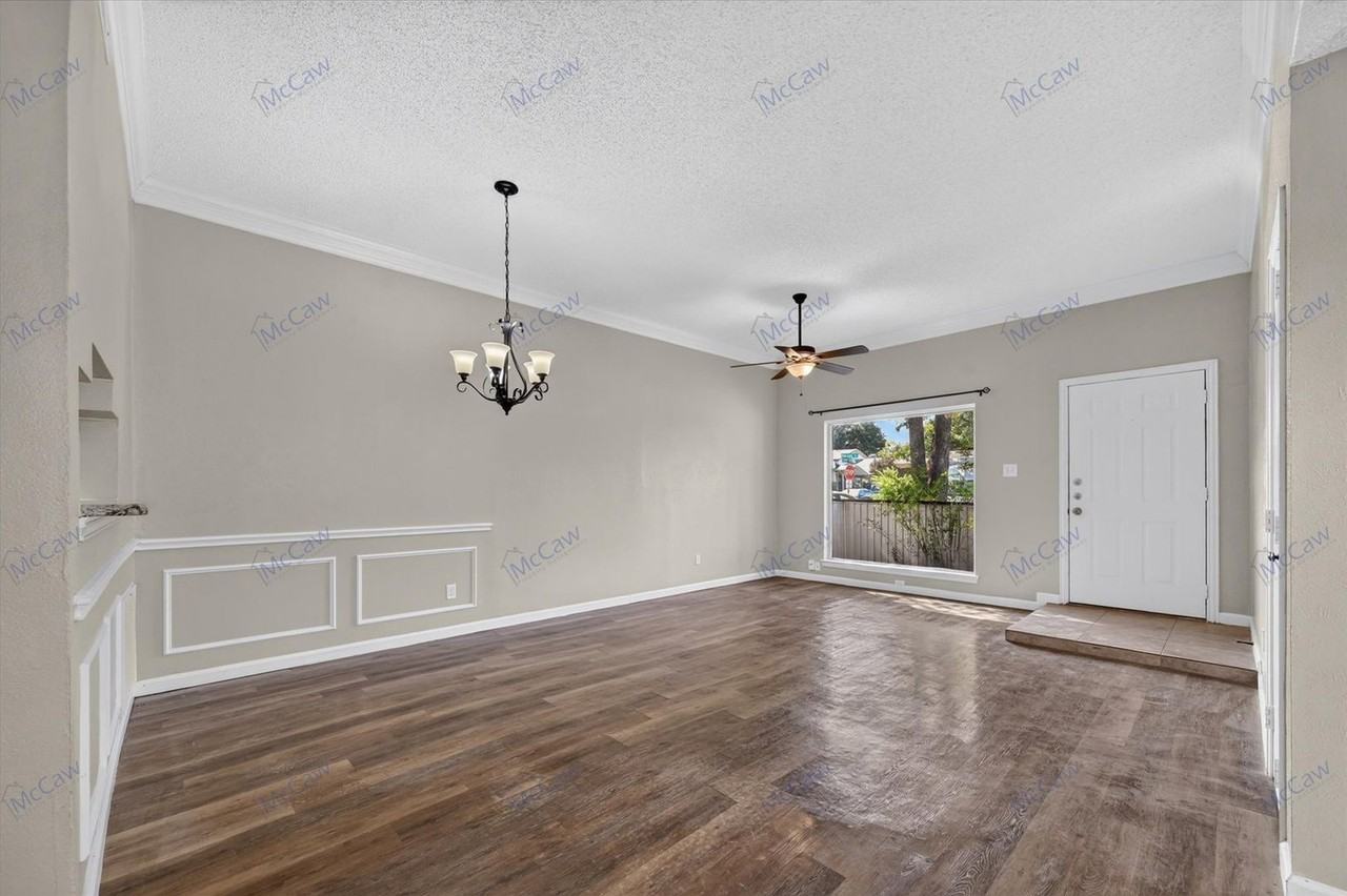 708 Baruna Cir - Photo 3 of 20