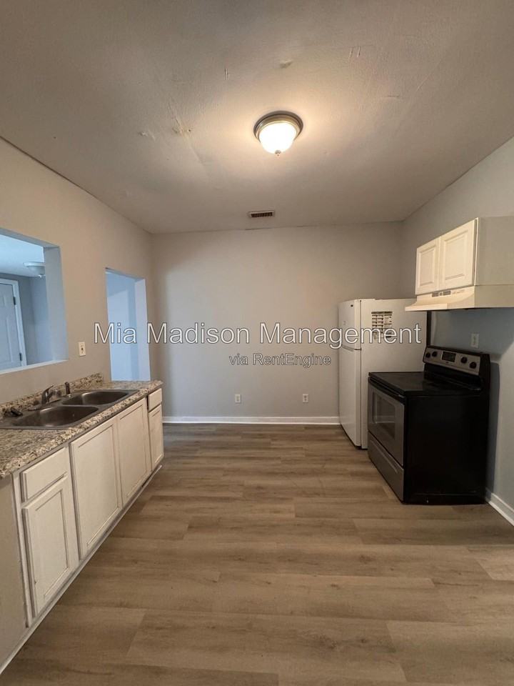 1423 Richards St - Photo 5 of 10