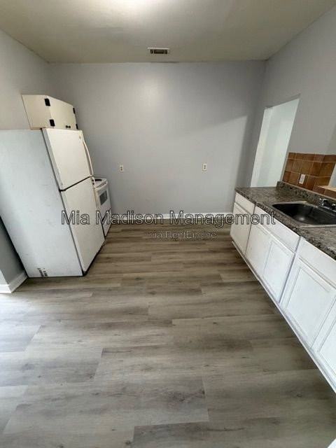 1421 Richards St - Photo 3 of 9