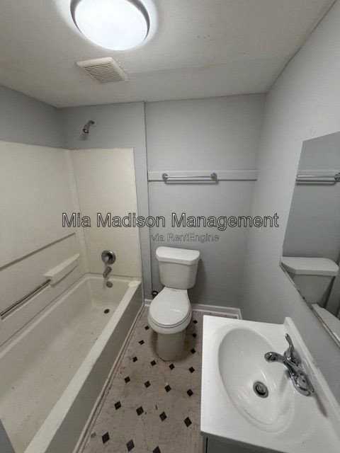 1421 Richards St - Photo 7 of 9