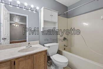 1703 Union St #B - Photo 3 of 8