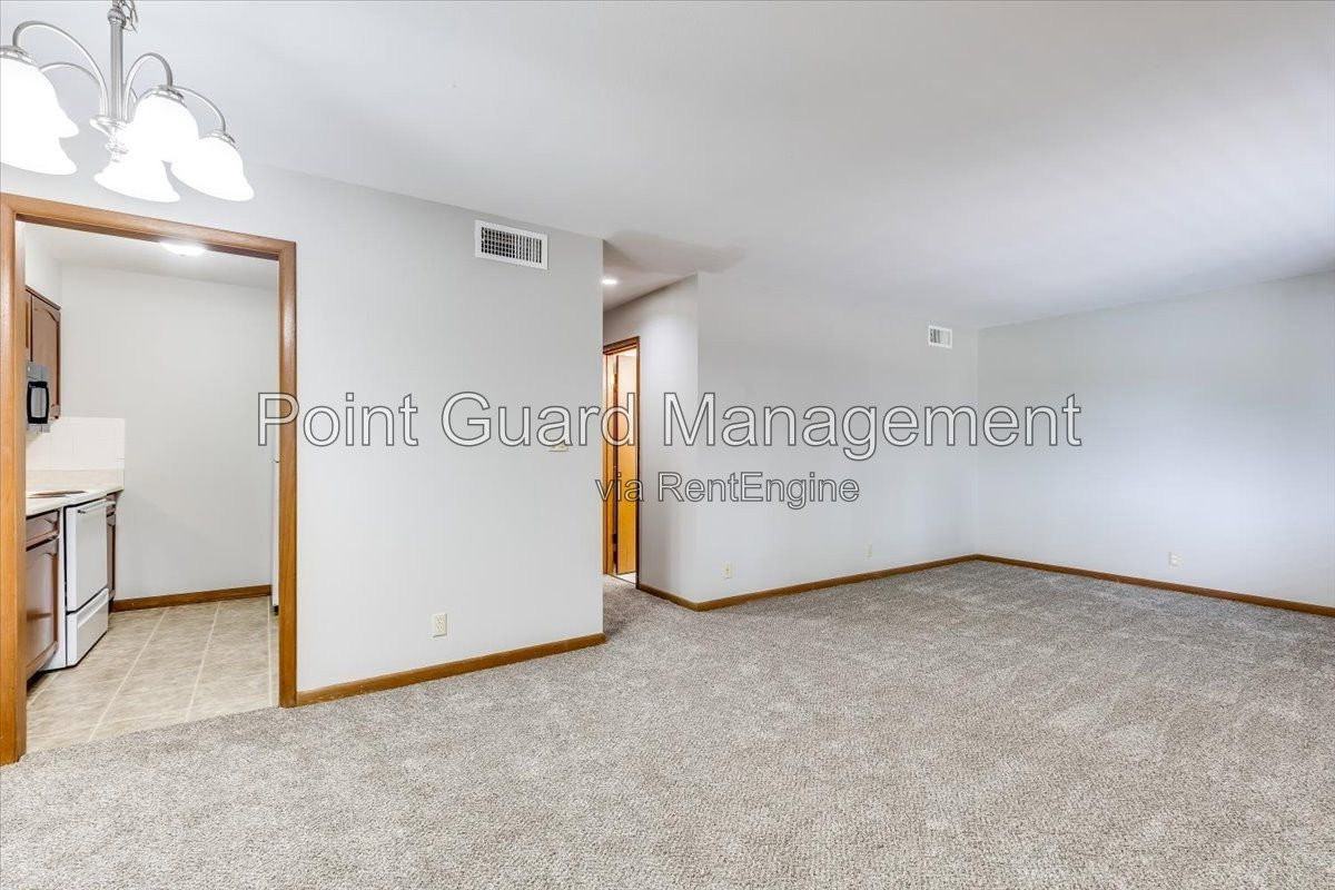 2055 N Porter Ave #216 - Photo 2 of 35