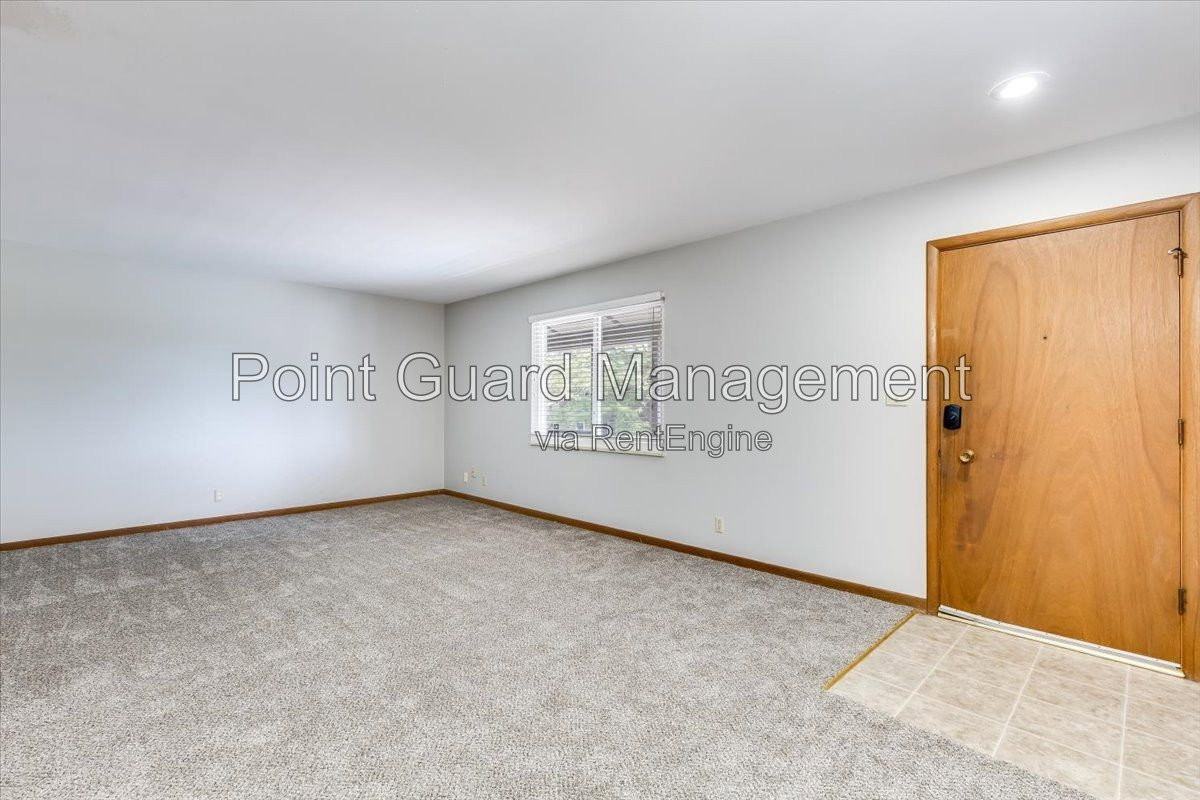 2055 N Porter Ave #216 - Photo 3 of 35