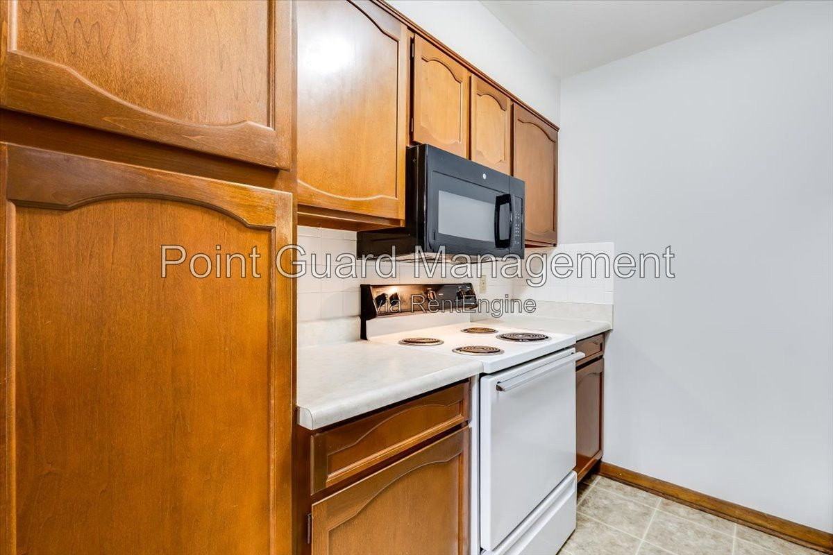 2055 N Porter Ave #216 - Photo 5 of 35