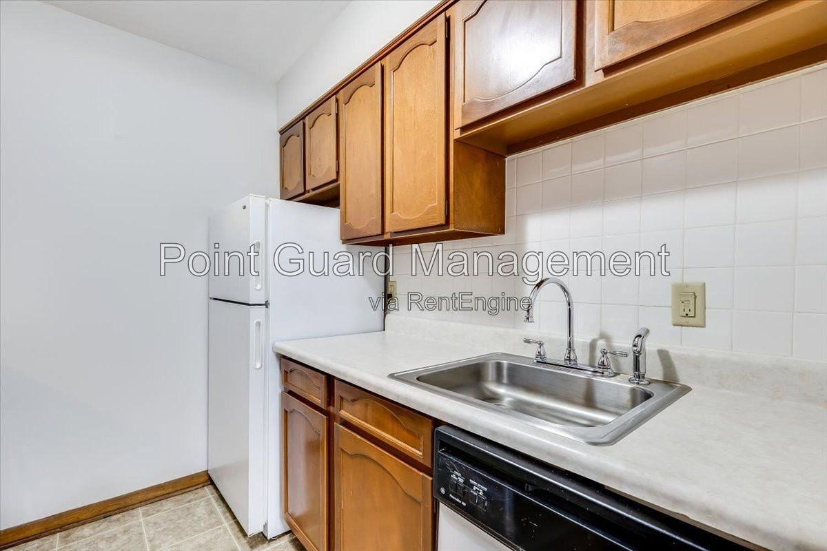 2055 N Porter Ave #216 - Photo 6 of 35