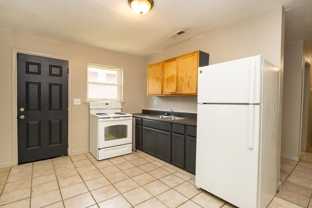 852 Arlington Ave #852 - Photo 1 of 1