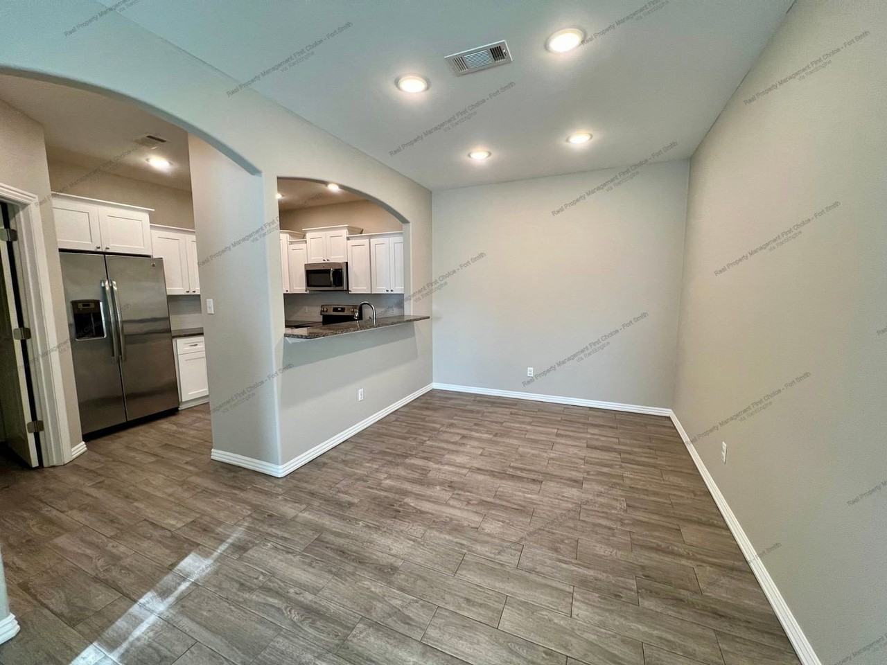 9809 Mylea Cir - Photo 3 of 16