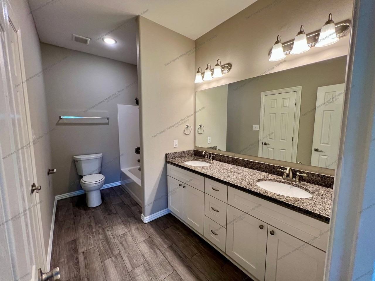 9809 Mylea Cir - Photo 7 of 16