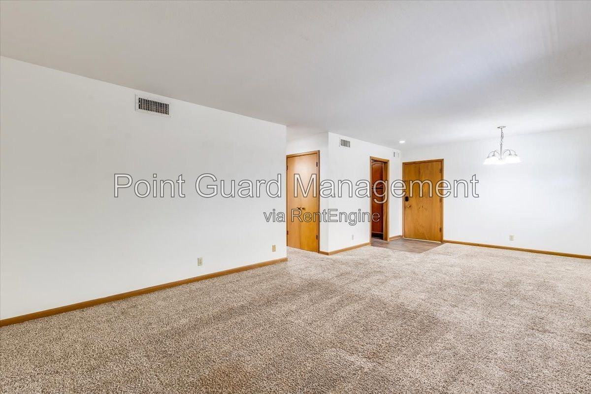 2055 N Porter Ave #214 - Photo 3 of 33