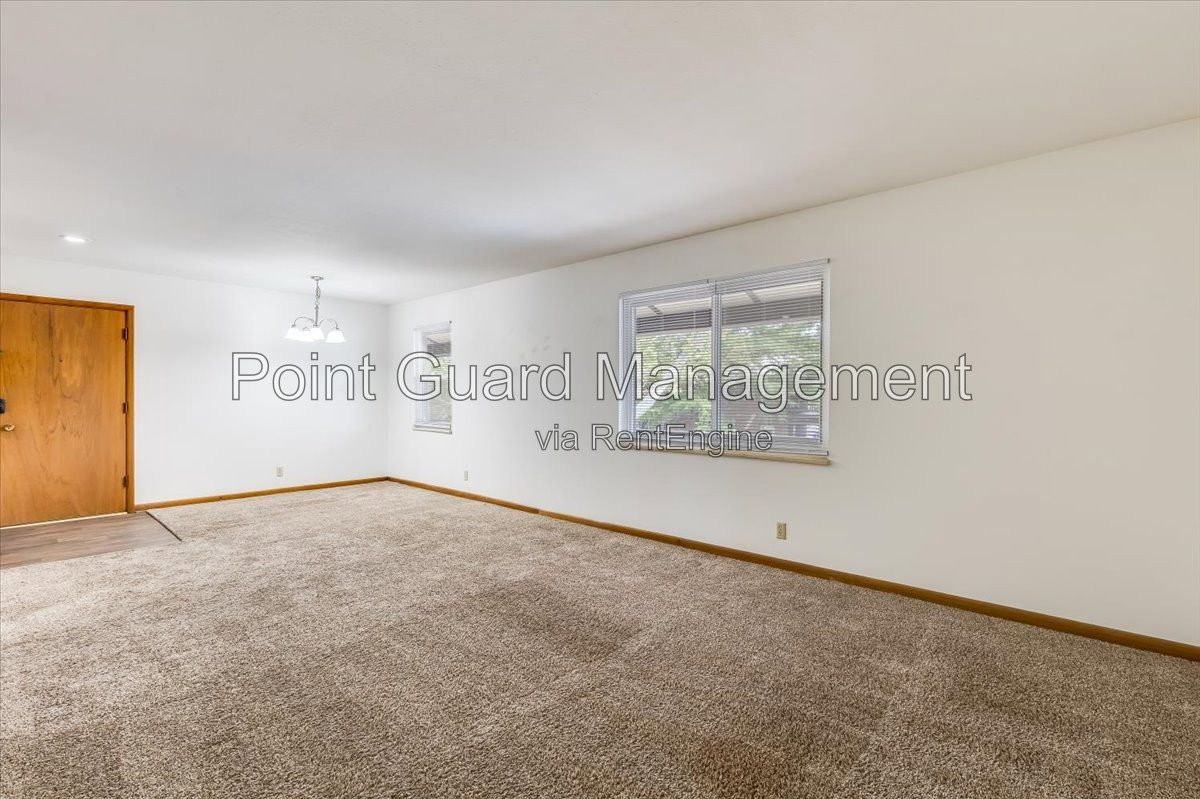 2055 N Porter Ave #214 - Photo 4 of 33