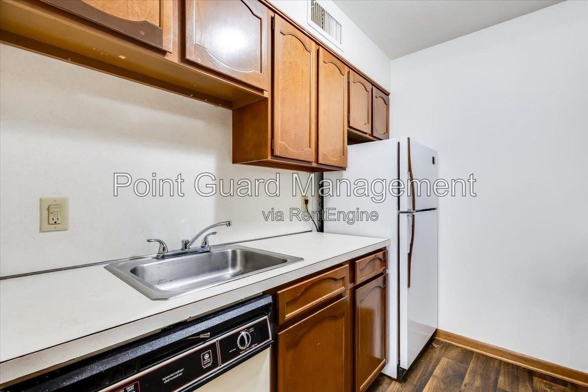 2055 N Porter Ave #214 - Photo 5 of 33