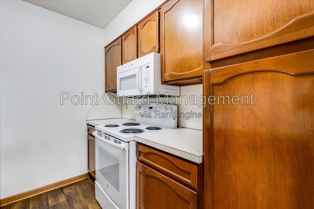 2055 N Porter Ave #214 - Photo 6 of 33